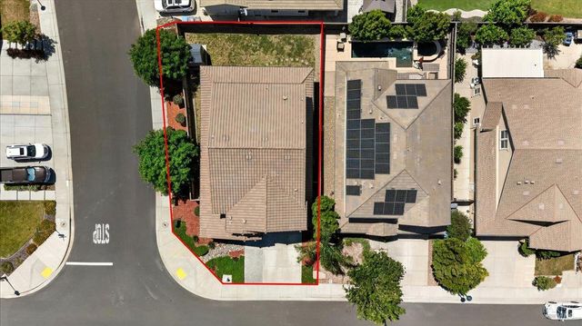 578 Burgundy St, Vacaville, CA 95687