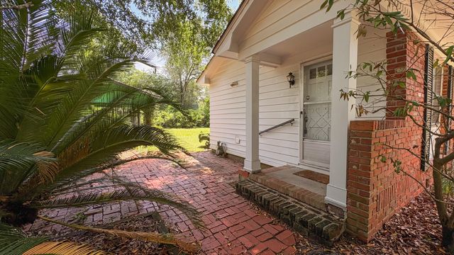 208 George Street, Walterboro, SC 29488