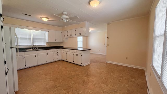208 George Street, Walterboro, SC 29488