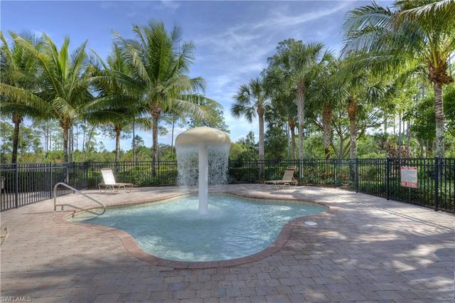 2426 Laurentina LN, Cape Coral, FL 33909