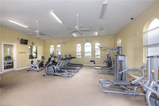 2426 Laurentina LN, Cape Coral, FL 33909