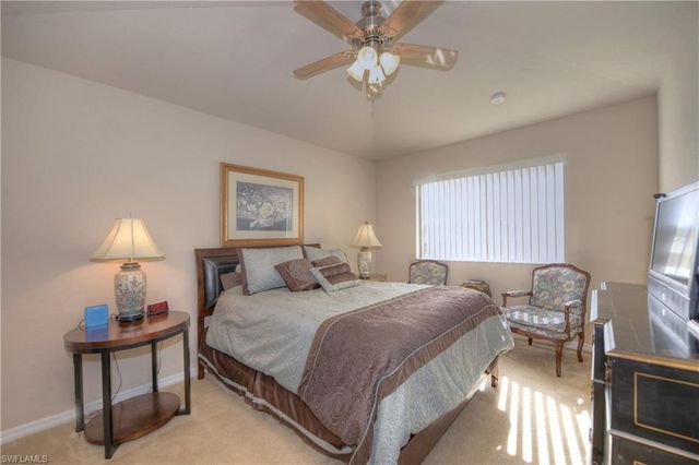 2426 Laurentina LN, Cape Coral, FL 33909