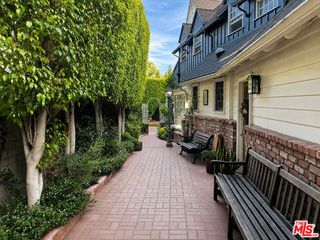 800 Cinthia Street, Beverly Hills, CA 90210