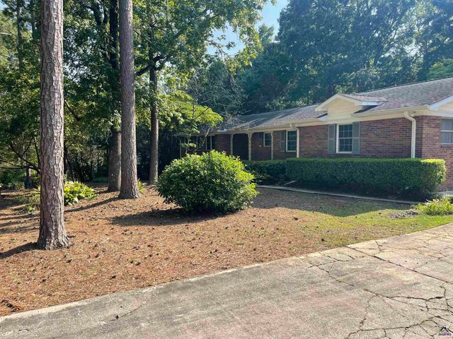 866 Warwick Drive, Macon, GA 31210