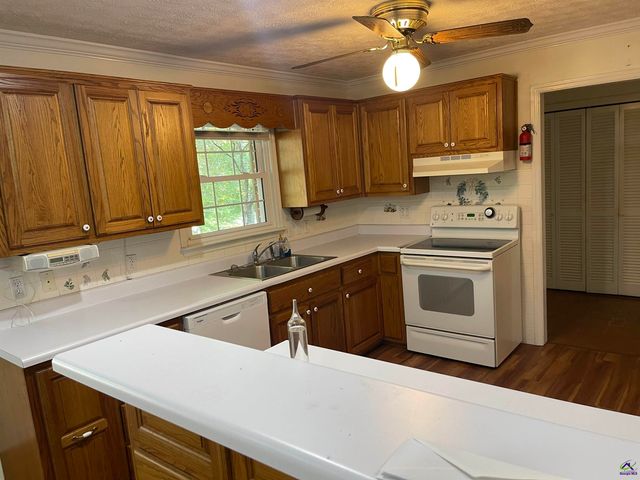 866 Warwick Drive, Macon, GA 31210