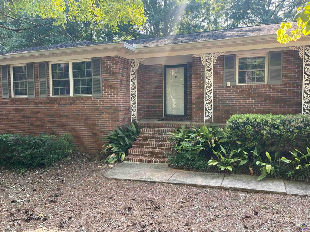 866 Warwick Drive, Macon, GA 31210