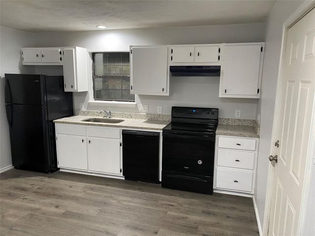 309 S Avenue C A, Elgin, TX 78621