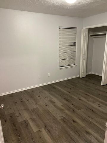 309 S Avenue C A, Elgin, TX 78621