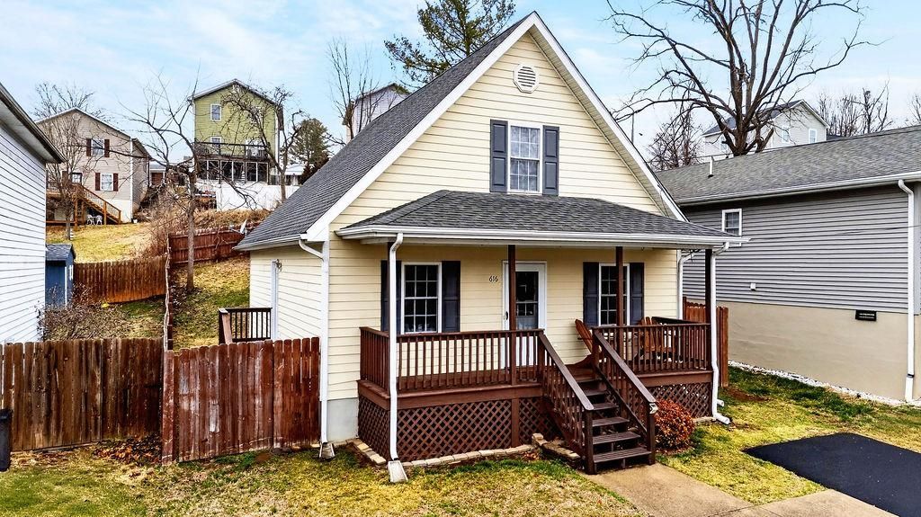 616 GRUBERT AVE, Staunton, VA 24401