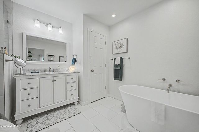 1234 E DESERT FLOWER Lane, Phoenix, AZ 85048