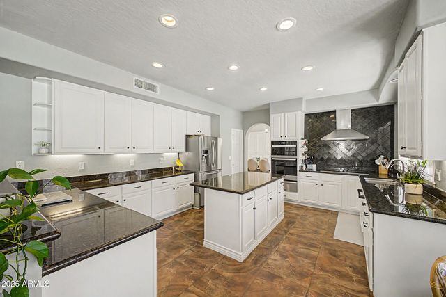 1234 E DESERT FLOWER Lane, Phoenix, AZ 85048