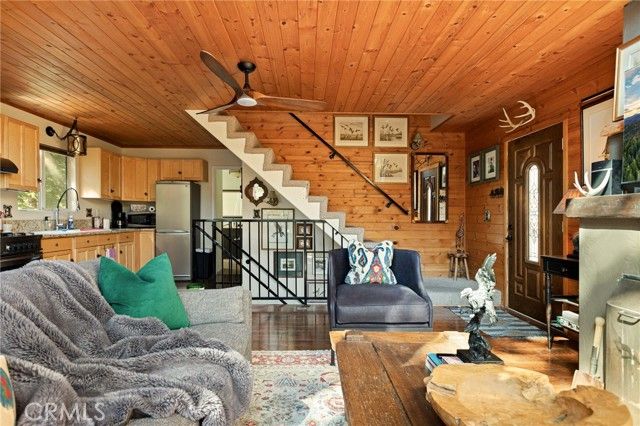 446 Cedarbrook Drive, Lake Arrowhead, CA 92391