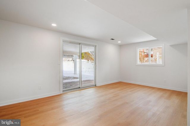 4 SEYMOUR TER, Piscataway, NJ 08854