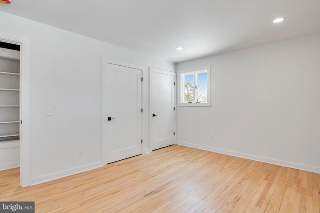 4 SEYMOUR TER, Piscataway, NJ 08854