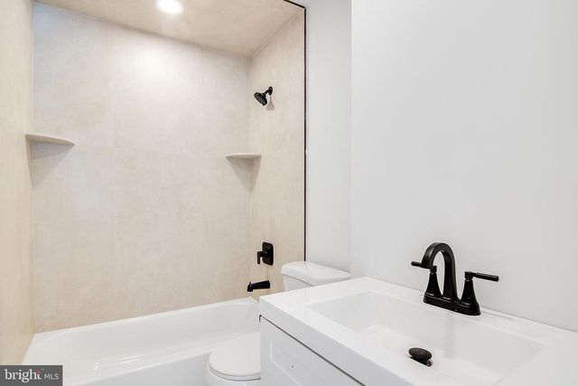 4 SEYMOUR TER, Piscataway, NJ 08854