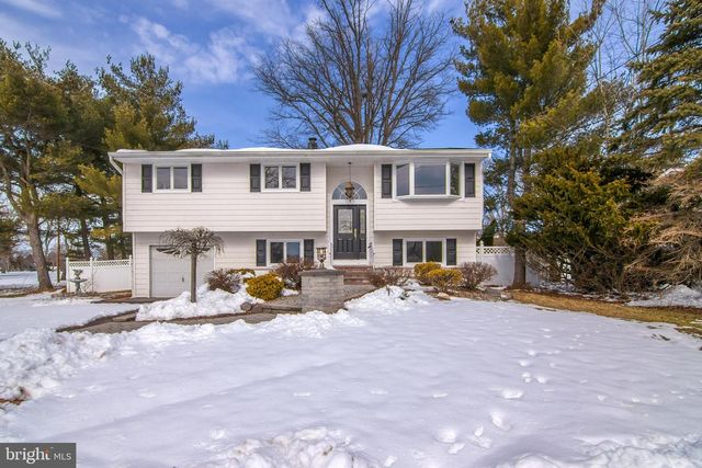 4 SEYMOUR TER, Piscataway, NJ 08854