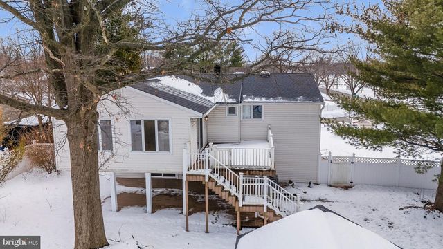 4 SEYMOUR TER, Piscataway, NJ 08854