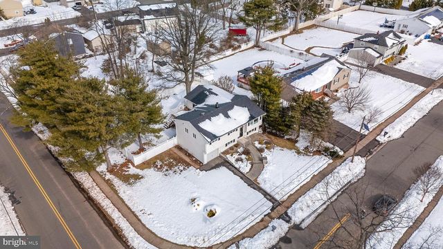 4 SEYMOUR TER, Piscataway, NJ 08854