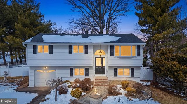 4 SEYMOUR TER, Piscataway, NJ 08854