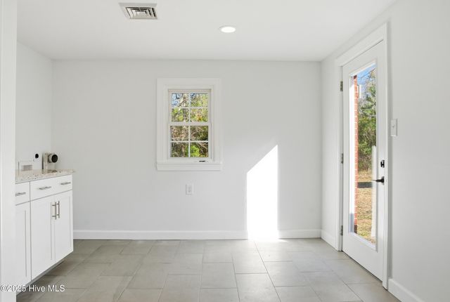 2141 Caratoke Highway, Moyock, NC 27958