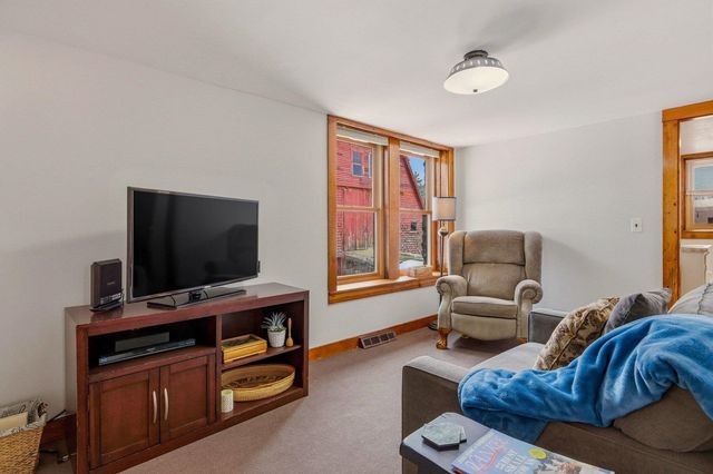 393 High Street, Candia, NH 03034