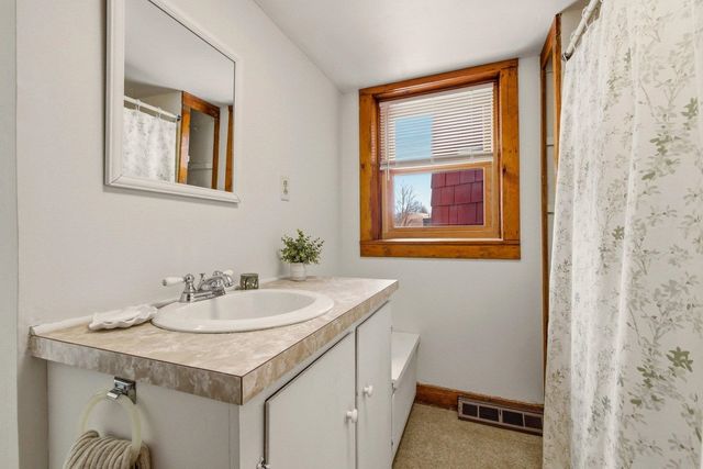 393 High Street, Candia, NH 03034