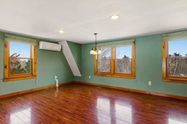 393 High Street, Candia, NH 03034