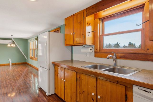 393 High Street, Candia, NH 03034