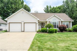5325 Sycamore Hill Drive, New Middletown, OH 44442