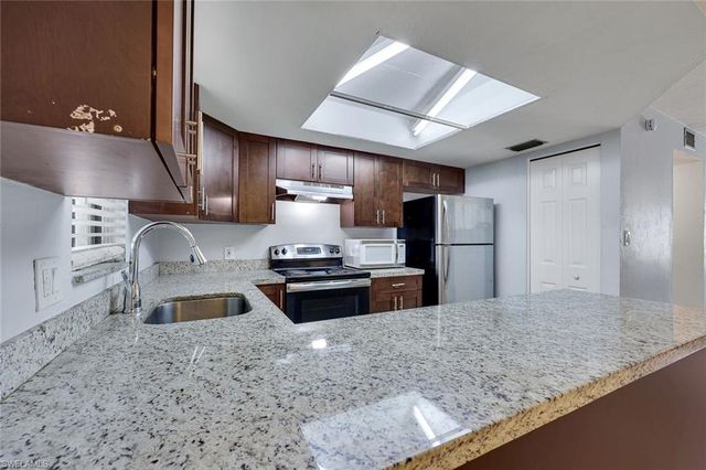 1400 Green Valley CIR 1002, Naples, FL 34104