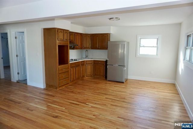 236-238 Stuyvesant 3, Lyndhurst, NJ 07071