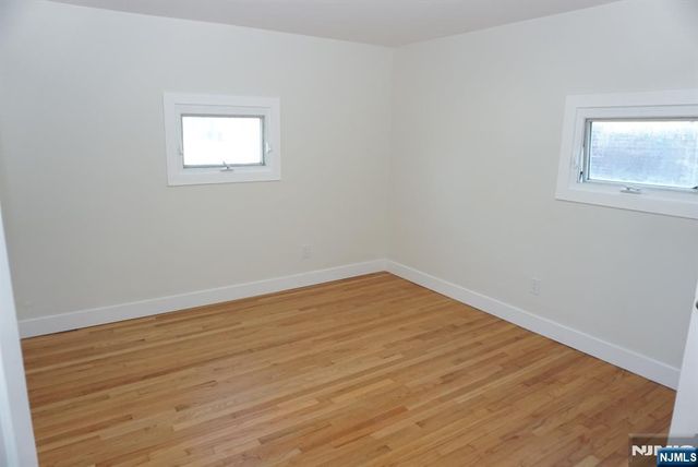 236-238 Stuyvesant 3, Lyndhurst, NJ 07071