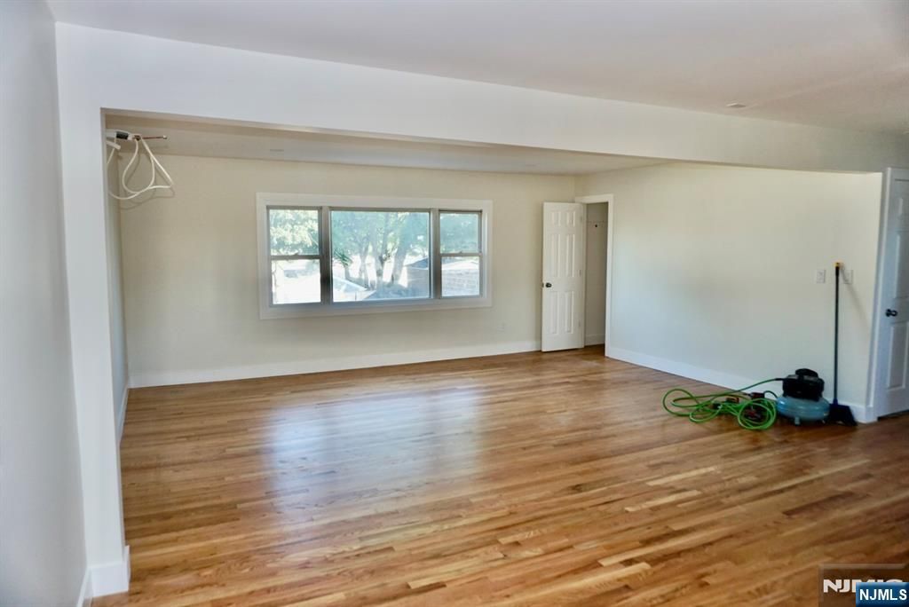236-238 Stuyvesant 3, Lyndhurst, NJ 07071