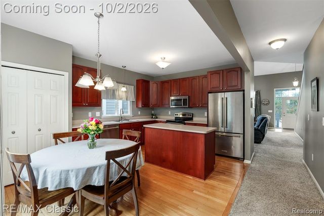 42591 Whitman Way, Novi, MI 48377