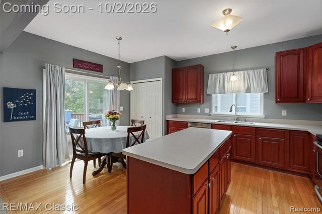 42591 Whitman Way, Novi, MI 48377