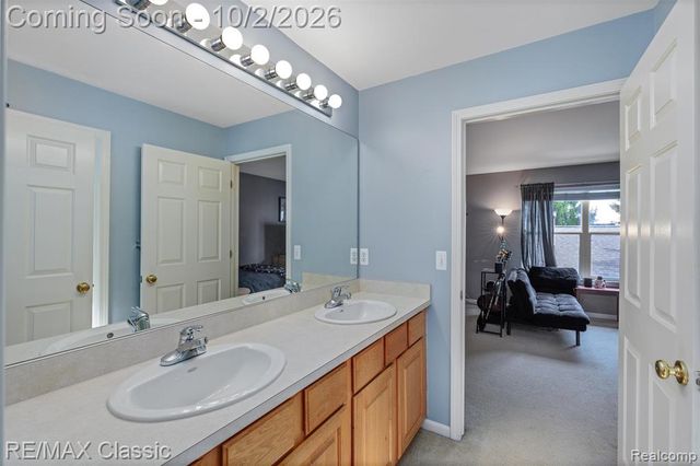 42591 Whitman Way, Novi, MI 48377