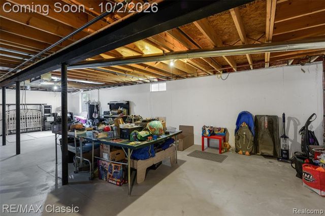 42591 Whitman Way, Novi, MI 48377