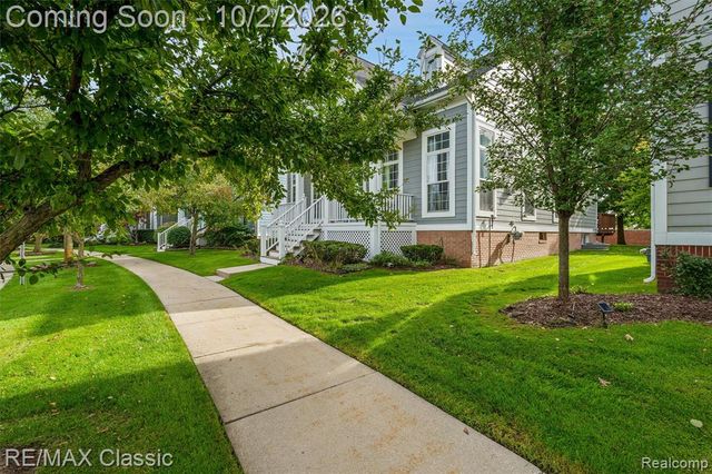 42591 Whitman Way, Novi, MI 48377