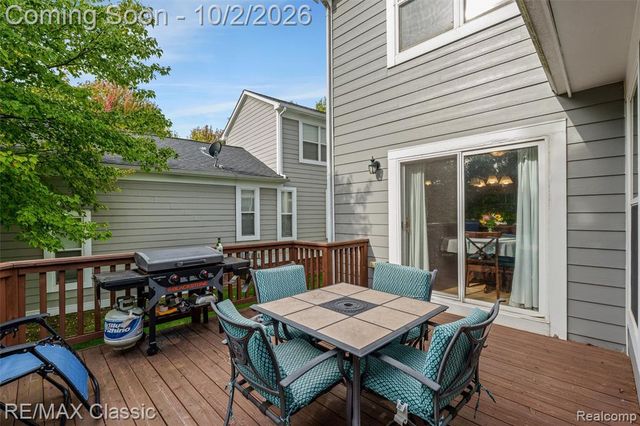 42591 Whitman Way, Novi, MI 48377