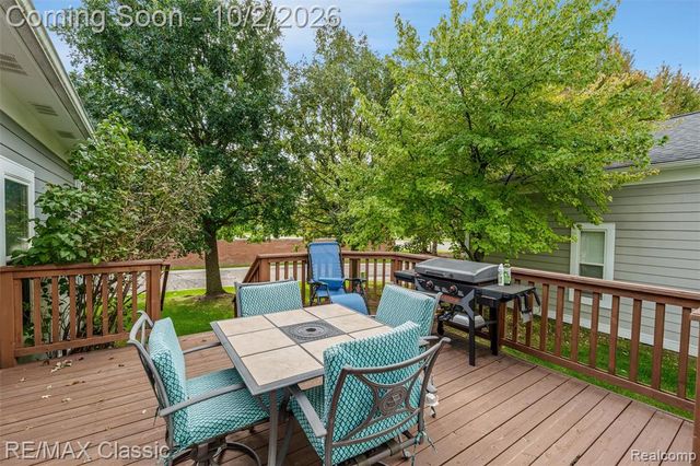 42591 Whitman Way, Novi, MI 48377
