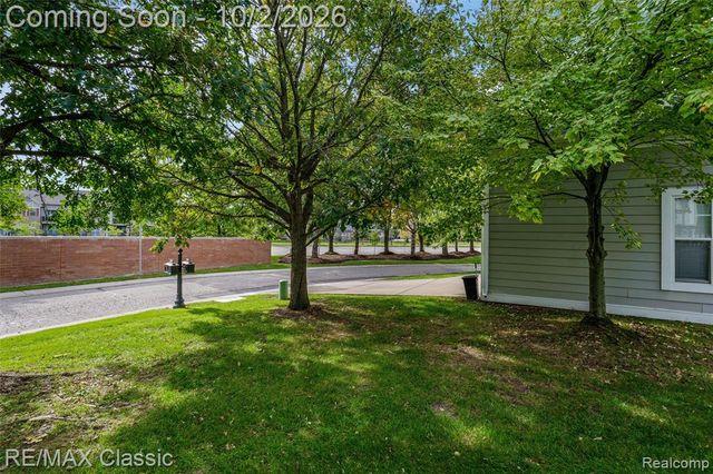 42591 Whitman Way, Novi, MI 48377