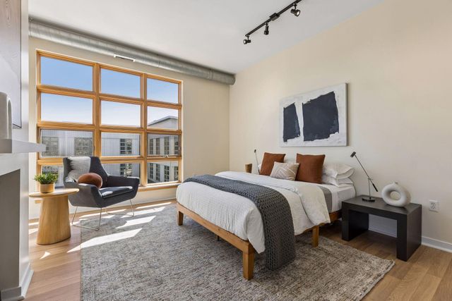 2845 Colfax Avenue S W402, Minneapolis, MN 55408