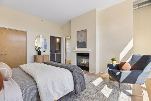 2845 Colfax Avenue S W402, Minneapolis, MN 55408