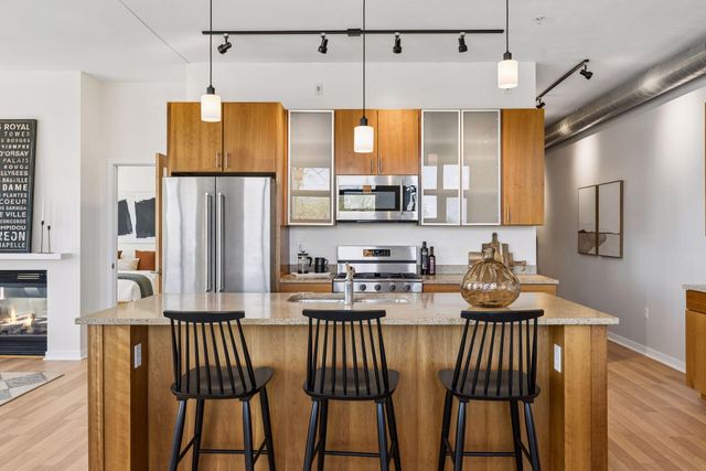 2845 Colfax Avenue S W402, Minneapolis, MN 55408