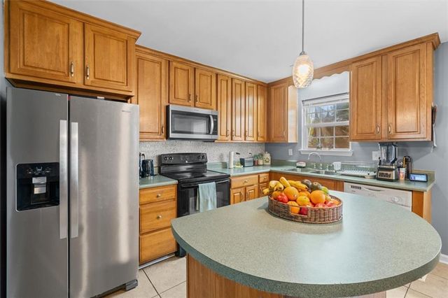 171 Bear Den Court, Dalton, GA 30721