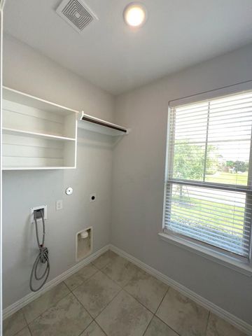 7118 Fannin Street, Pearland, TX 77584