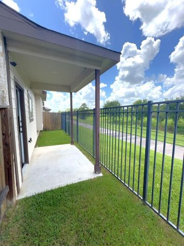 7118 Fannin Street, Pearland, TX 77584