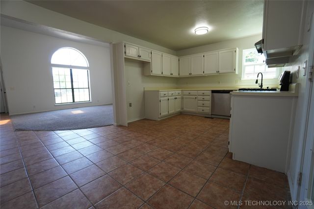 8304 N 124th Avenue E, Owasso, OK 74055