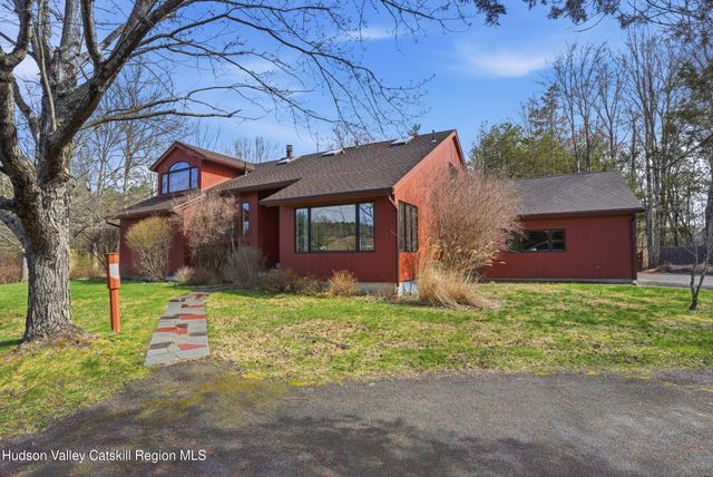 6 Tall Pines Road, New Paltz, NY 12561