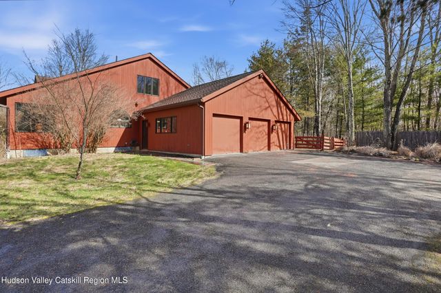 6 Tall Pines Road, New Paltz, NY 12561
